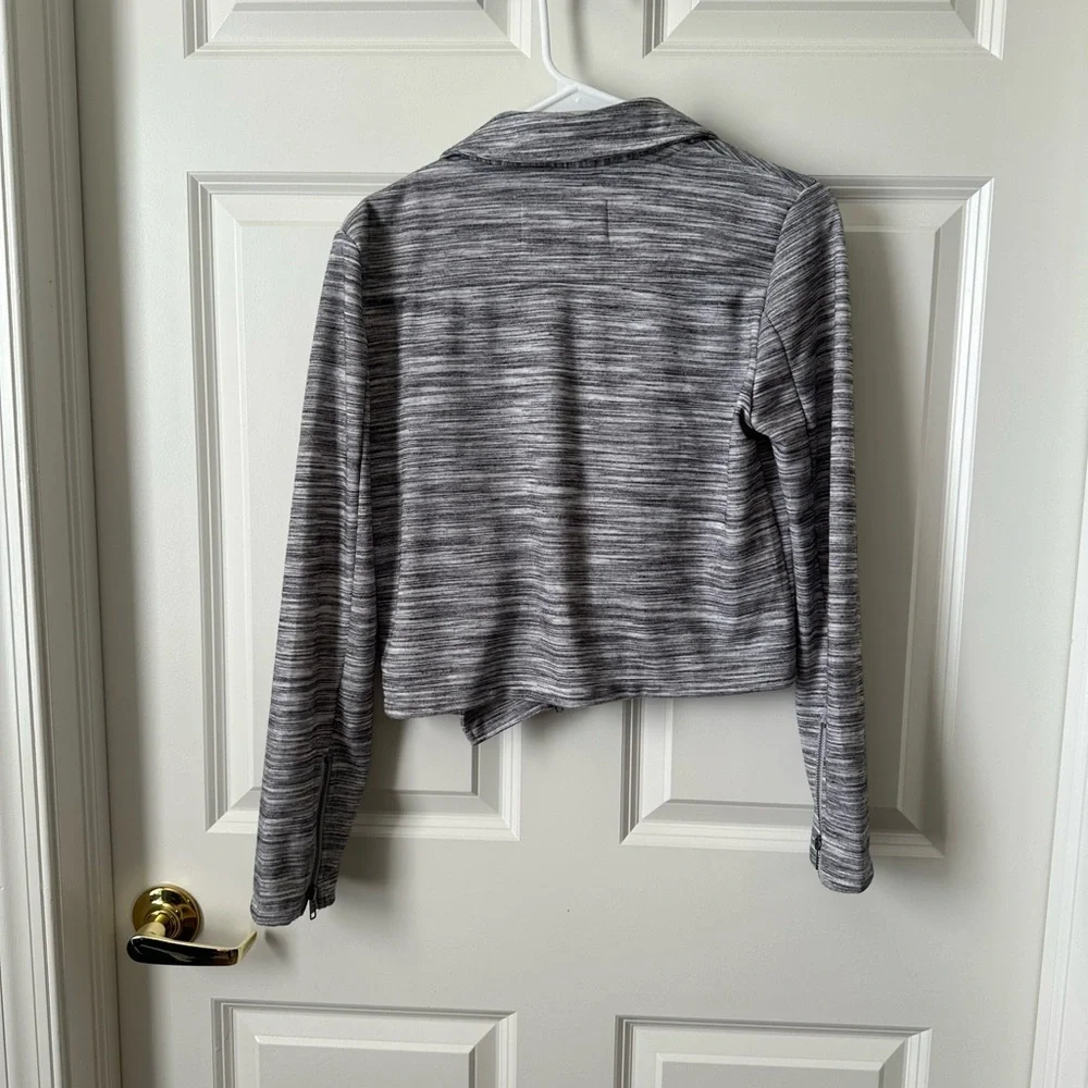 Cupcakes and Cashmere McLaren Stripe Knit Crop Moto Jacket Grey Black Size XS